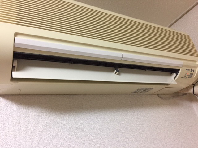 奈良市で1ルームマンションご入居前清掃4部屋、初日です