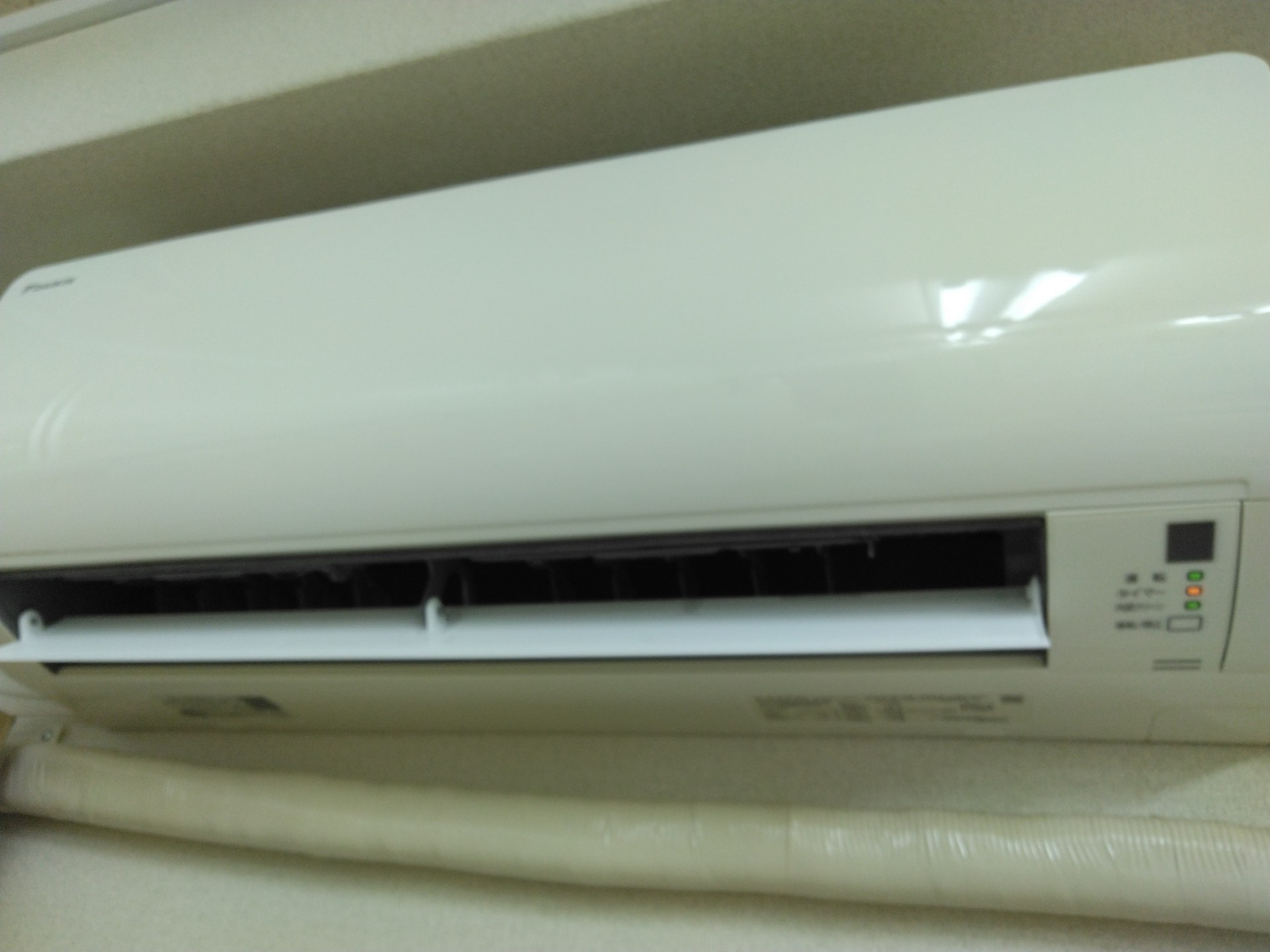 ジャンク DAIKIN ダイキン AJT22VNS-W 2018年製 ストリーマ空気清浄 エアコン  ２.２kw(12畳未満)｜売買されたオークション情報、yahooの商品情報をアーカイブ公開 - オークファン 家電、AV、カメラ